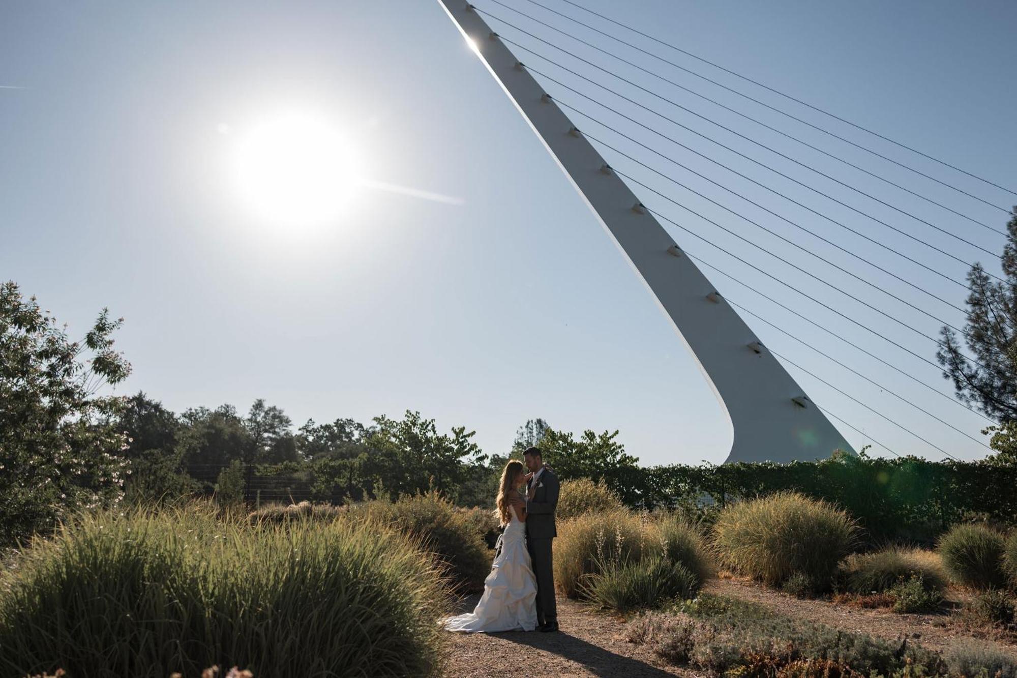 Sheraton Redding Hotel At The Sundial Bridge Екстериор снимка