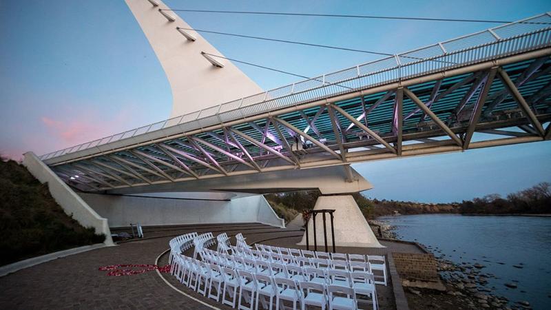Sheraton Redding Hotel At The Sundial Bridge Екстериор снимка